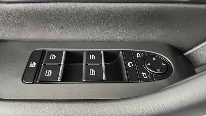 2025 Mazda CX-70 Plug-in Hybrid Premium Plus photo 9