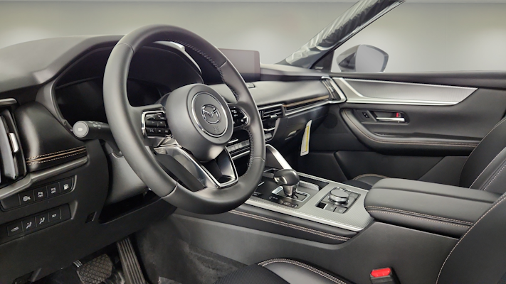 2025 Mazda CX-70 Plug-in Hybrid Premium Plus photo 3
